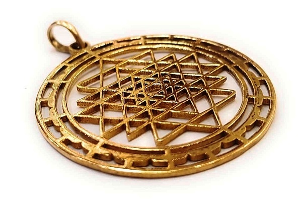 brass-shri-yantra-pendant-4.jpg