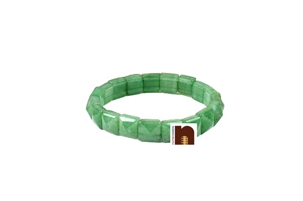 pyramid_shape_bracelet_green_aventurine_1.jpg