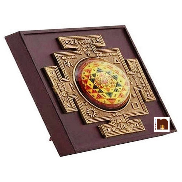 shriyantra-in-wooden-frame-1-wm.jpg