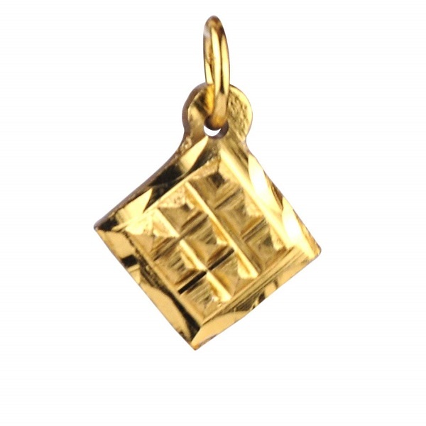 vastu-pyramid-pendant.jpg