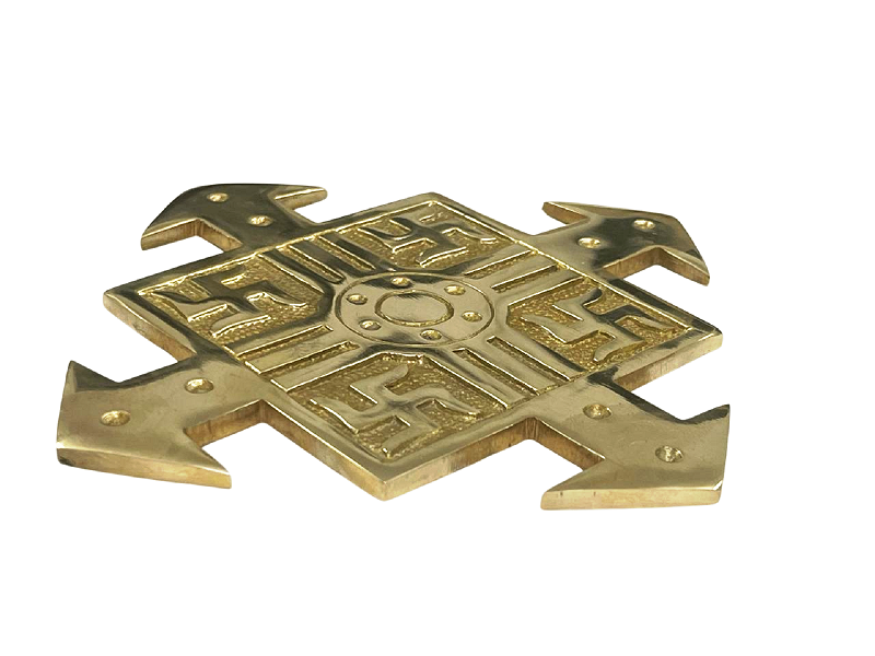 vastu-four-direction-swastik-plate-in-brass-4br.png