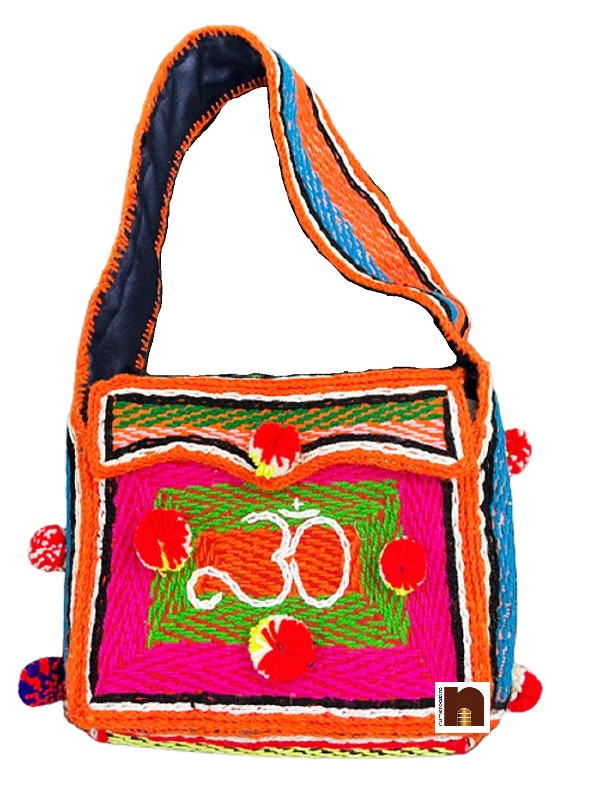 woolen_shoulder_bag_1